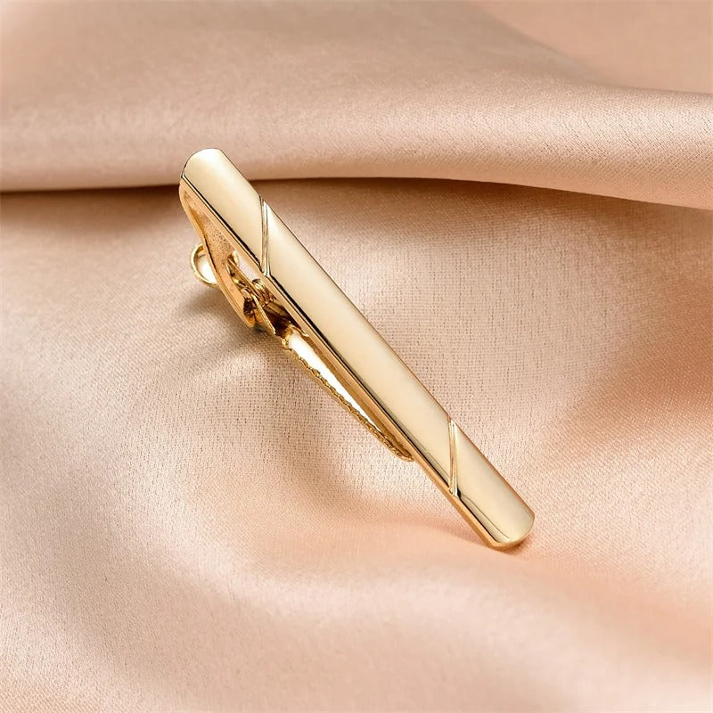 The Valro Crest Tie Clip Set