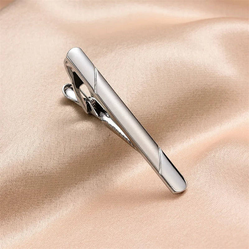 The Valro Crest Tie Clip Set