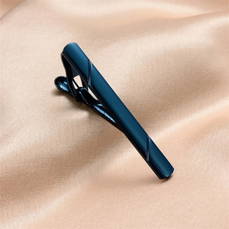 The Valro Crest Tie Clip Set