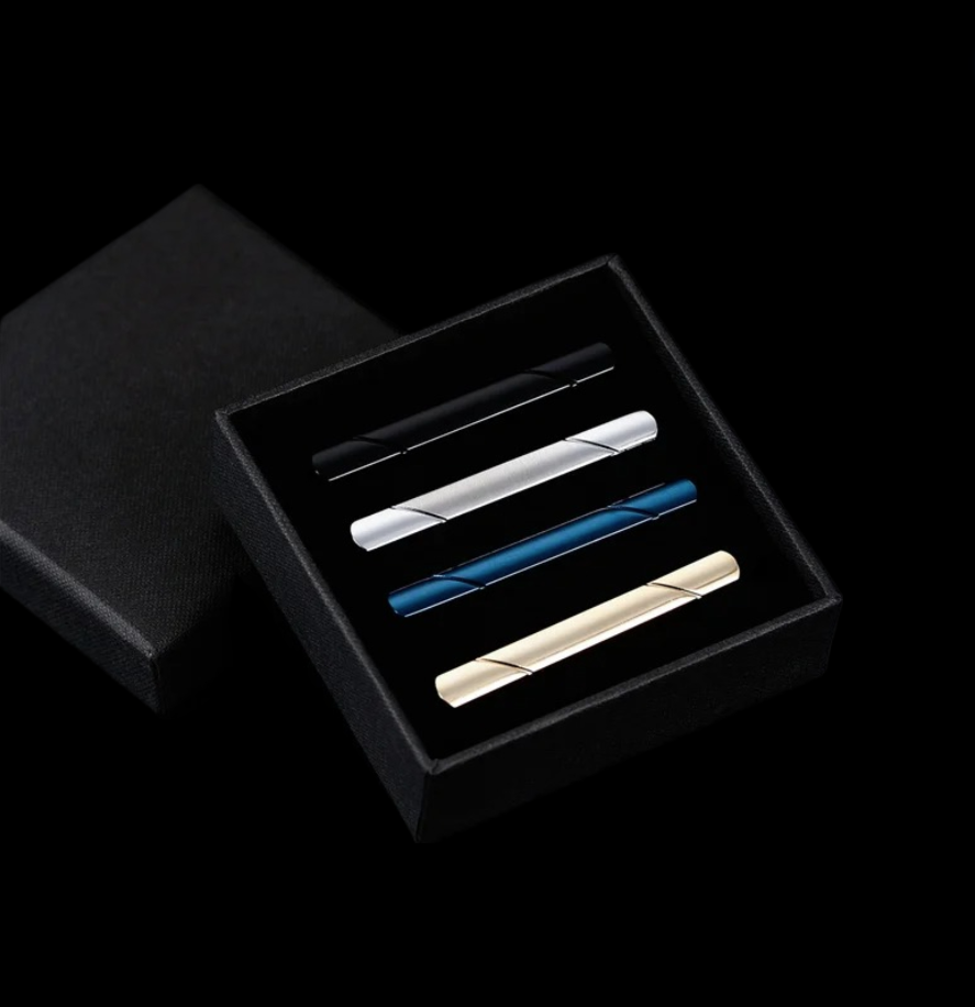 The Valro Crest Tie Clip Set